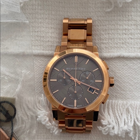 Burberry Accessories - Burberry Rose Gold Watch